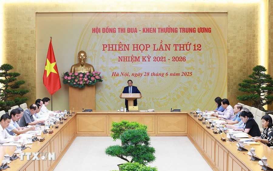 Thủ tướng Phạm Minh Chính chủ trì phiên họp lần thứ 12 của Hội đồng Thi đua-Khen thưởng Trung ương. (Ảnh: Dương Giang/TTXVN). Thủ tướng Phạm Minh Chính chủ trì phiên họp lần thứ 12 của Hội đồng Thi đua-Khen thưởng Trung ương. (Ảnh: Dương Giang/TTXVN).
