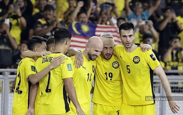 Đội tuyển Malaysia bị FIFA phạt nặng do sử dụng giấy tờ giả mạo nhập tịch cho 7 cầu thủ. Ảnh: FAM.