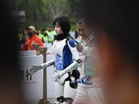 chum-anh-robot-hinh-nguoi-tham-gia-chay-ban-marathon-dau-tien-tren-the-gioi-9.jpg