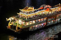 chum-anh-cuoc-song-tuong-phan-o-thanh-pho-trung-khanh-015.jpg