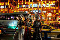 chum-anh-cuoc-song-tuong-phan-o-thanh-pho-trung-khanh-017.jpg