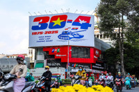 hinh-anh-viet-nam-ky-niem-50-nam-ngay-thong-nhat-tren-bao-quoc-te-5.jpg
