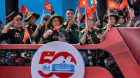 hinh-anh-viet-nam-ky-niem-50-nam-ngay-thong-nhat-tren-bao-quoc-te-15.jpg