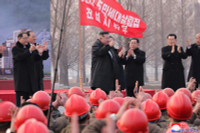 ong-kim-jong-un-khoi-cong-du-an-can-ho-hwasong-015.jpg