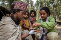chum-anh-nhung-nguoi-du-muc-cuoi-cung-o-nepal-07.jpg