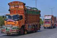 chum-anh-trang-tri-xe-tai-thanh-kiet-tac-di-dong-o-pakistan-019.jpg