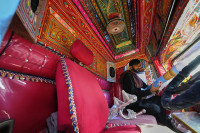 chum-anh-trang-tri-xe-tai-thanh-kiet-tac-di-dong-o-pakistan-03.jpg