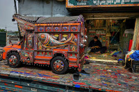 chum-anh-trang-tri-xe-tai-thanh-kiet-tac-di-dong-o-pakistan-013.jpg
