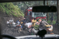 chum-anh-tho-mo-coltan-o-ch-congo-0505-08.jpg