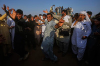 chum-anh-dua-bo-toc-do-cao-o-pakistan-08.jpg