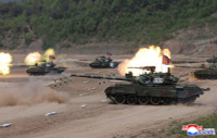 chum-anh-ong-kim-jong-un-thi-sat-tap-tran-chien-thuat-0505-011.jpg