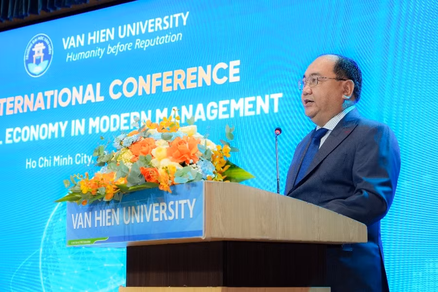 ht-van-hien.jpg