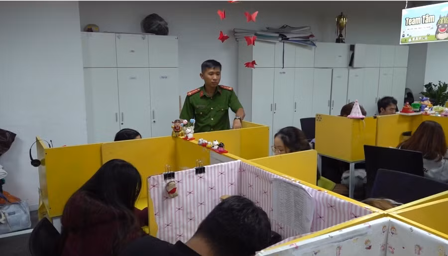 Công an TPHCM khám xét doanh nghiệp có hành vi lừa đảo qua hình thức "hợp đồng kỳ nghỉ". Ảnh: Công an TPHCM.