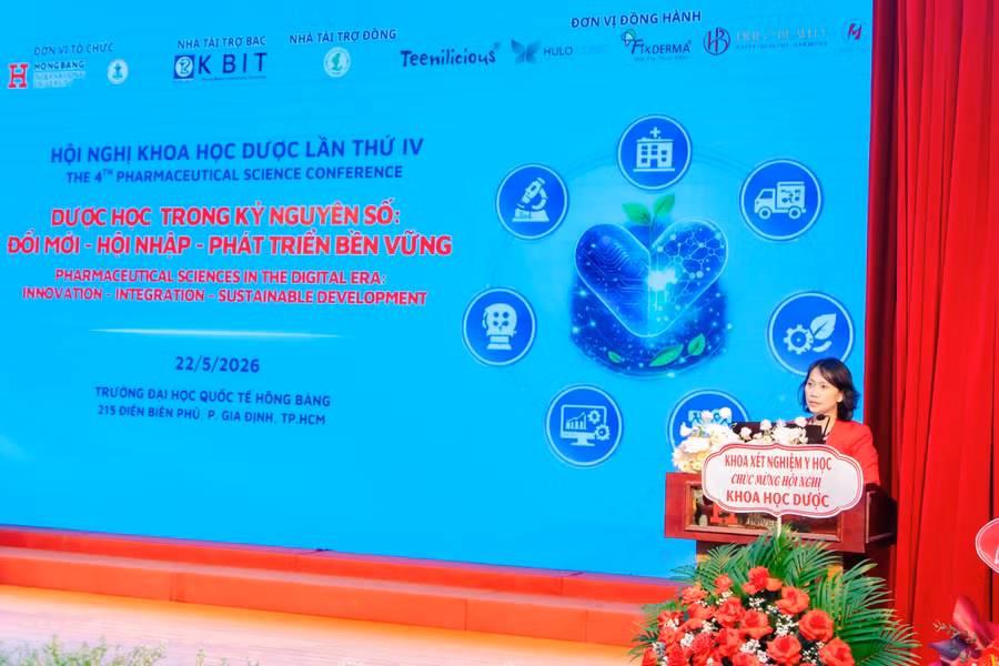 anh-1-pgstsds-nguyen-thi-thu-thuy-pho-hieu-truong-truong-dai-hoc-quoc-te-hong-bang-chia-se-ve-chuan-dao-tao-duoc-si-trong-boi-canh-moi.jpg