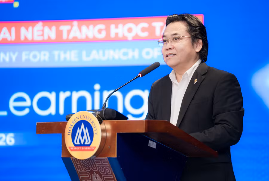 ong-darren-cheng-giam-doc-tang-truong-khu-vuc-cua-linkedin-chia-se-ve-nen-tang-linkedin-learning-tai-su-kien.png