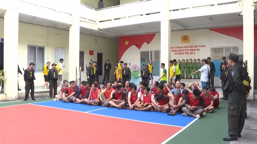 Đường dây đánh bạc dưới hình thức cá độ bóng đá bị Công an TPHCM triệt xóa. Ảnh: Công an TPHCM. 