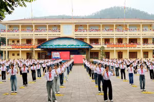 Học sinh trường PT Dân tộc nội trú THCS Nguyễn Bỉnh Khiêm (tỉnh Thái Nguyên) với các hoạt động tập thể ý nghĩa, lôi cuốn. 