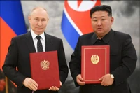 Tổng thống Nga Vladimir Putin và nhà lãnh đạo Triều Tiên Kim Jong Un ký Hiệp ước Đối tác Chiến lược Toàn diện, ngày 19 tháng 6 năm 2024.