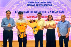 Khen thưởng học sinh đoạt HCĐ Olympic Toán châu Á - Thái Bình Dương