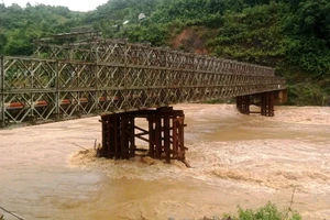 Lũ trên sông Mã, ở huyện Quan Hóa (Thanh Hóa) đang dâng cao.