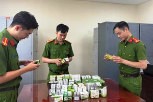 Phòng Cảnh sát kinh tế- Công an tỉnh Thanh Hóa triệt phá đường dây sản xuất, buôn bán thực phẩm chức năng giả. Ảnh: CACC