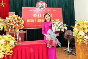 Cô giáo Vi Thị Thu Hằng, Trường THPT Hà Văn Mao (Bá Thước, Thanh Hóa).