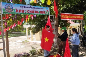 Các cô giáo ở điểm lẻ Chiềng Nưa - Trường Mầm non Tây Tiến (Thanh Hóa) chuẩn bị cho ngày khai giảng.