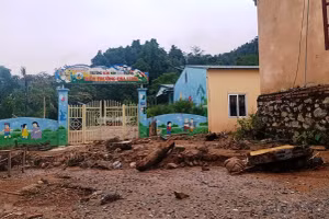 Điểm trường Mầm non ở bản Cha Lung, xã Tam Thanh bị lũ tràn qua. (Ảnh: Xuân Sơn)
