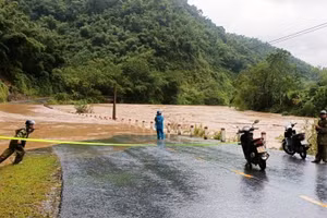 Nước sông Luồng dâng cao gây ngập ở xã Nam Xuân.