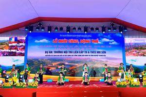 Lễ khởi công Trường nội trú liên cấp TH&THCS Nhi Sơn (Thanh Hóa).