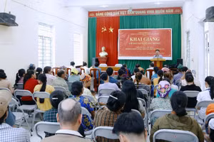 UBND xã Trung Lý tổ chức Khai giảng lớp dạy nghề mây tre đan cho người dân.