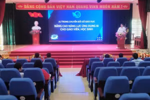 Tập huấn Giáo dục STEM -Ứng dụng chuyển đổi số trong dạy học ngoại ngữ và định hướng nghề nghiệp tại Trường THPT Chuyên Lam Sơn.