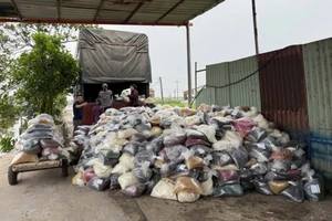 Kho nguyên liệu dùng để sản xuất thực phẩm chức năng giả của Nguyễn Năng Mạnh.