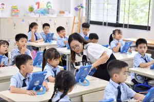 Một lớp học thông minh của Trường Tiểu học đô thị Sài Đồng (Phúc Lợi, Hà Nội). Ảnh: NVCC