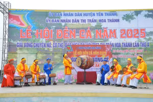 Trống tế là nghi lễ không thể thiếu trong các lễ hội làng quê xứ Nghệ.