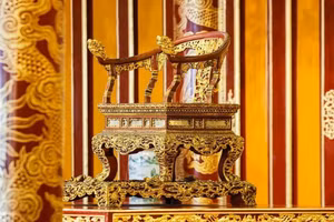 Bảo vật 'Ngai vua triều Nguyễn' khi còn nguyên vẹn. Ảnh: Bộ VH,TT&DL