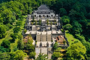 Ứng Lăng - công trình lăng tẩm tốn kém của Khải Định. Ảnh: ITN.