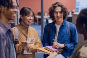 Nhiều sinh viên nước ngoài đăng ký vào các trường Mỹ nhưng không học.