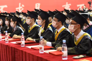 Sinh viên Trung Quốc thích trường nghề hơn đại học tư.