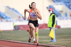 Quách Thị Lan được tính toán đưa lại tổ tiếp sức 4x400m nữ. Ảnh: INT.