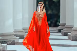 Sultan Razia trong trang phục đỏ thể hiện sự phản đối với quan niệm nam tôn nữ ti. Ảnh minh họa: Ancient-origins.net