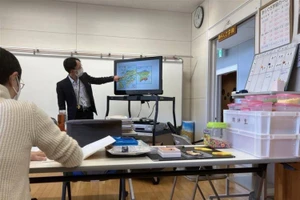 Bệnh viện sẽ sắp xếp phòng học đặc biệt cho các em.