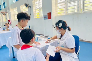 Trong 7 tháng của năm 2025, cả nước có hơn 4,3 triệu lượt học sinh, sinh viên đi khám chữa bệnh BHYT. Ảnh minh họa: INT