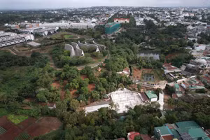 Cụm sân nằm trong khu vực “Thung lũng hồng” có dấu hiệu vi phạm, UBND phường Thành Công đang kiểm tra, xử lý. Ảnh: TT