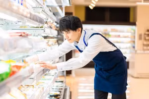 Sinh viên Nhật làm thêm ngoài giờ học.