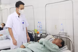 Loãng xương hiện không chỉ còn là vấn đề gặp phải ở người cao tuổi mà ngày càng có xu hướng trẻ hóa. Ảnh: Bệnh viện Bãi Cháy