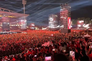 Các concert sử dụng công nghệ, âm thanh, ánh sáng hiện đại, thu hút được đông đảo khán giả.