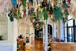 Nhà hàng Le République đẹp lộng lẫy. Ảnh: Marseille.love-spots.com