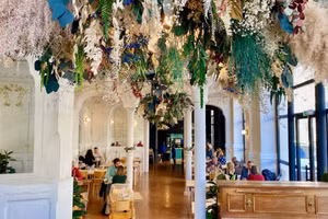 Nhà hàng Le République đẹp lộng lẫy. Ảnh: Marseille.love-spots.com