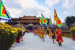 Tái hiện lại cảnh Tết trong hoàng cung triều Nguyễn. Ảnh: ITN.